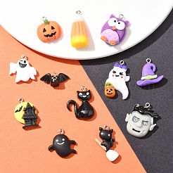 24 個 12 スタイルのハロウィーン不透明樹脂ペンダント  混合形状チャーム  プラチナ鉄ループ付き  ミックスカラー  11.5~33x14~27.5x5~11mm  穴：1.5~2mm  2個/スタイル&nbsp;RESI-YW0004-84