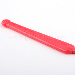 覆われたプラスチック製のハンドル付き鉄かぎ針編みのフック  クリムゾン  144~146x12x3.5mm  ピン：1mm  約50個/袋&nbsp;TOOL-S007-01