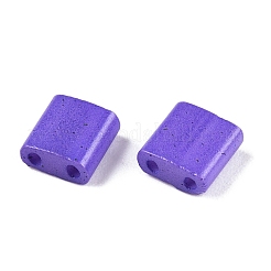 2穴ベーキングペイントガラスシードビーズ  正方形  青紫色  5x4.5~5.5x2~2.5mm  穴：0.5~0.8mm&nbsp;SEED-S023-17C-24