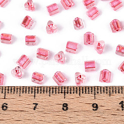 内側が透明な色のガラスシードビーズ  三角形  クリムゾン  3.4x3.4~3.8x3.4~3.8mm  穴：1mm  約7500個/ポンド&nbsp;SEED-T007-13E