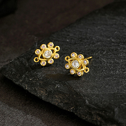 真鍮の花のスタッドピアス  クリアキュービックジルコニア  ゴールドカラー  11.1x83mm&nbsp;MI5248