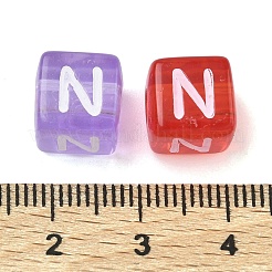 スプレー塗装透明アクリルビーズ  文字付きのキューブ  ミックスカラー  文字N  9.5x9.5x10mm  穴：3.8mm  約570個/500g&nbsp;MACR-K365-07N