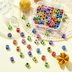 クラフトアクリルビーズ  ランダムな混合文字の立方体  ミックスカラー  6x6x6mm  穴：3mm  100個/箱&nbsp;MACR-YW0002-27