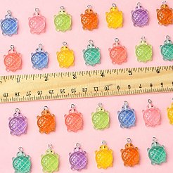 32色のグラデーションカラーと光る不透明樹脂ペンダント8個。  暗闇で光る  プラチナメッキループ付き  カメ  ミックスカラー  26x16x7mm  穴：2mm  4個/カラー&nbsp;RESI-FS0001-96