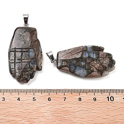 天然ラブラドライト彫刻ペンダント  プラチナトーンのメタルスナップオンベイル付きハンドチャーム  44x23x5mm  穴：7x4mm&nbsp;G-K369-01P-01