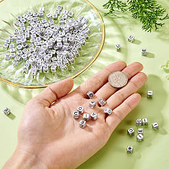 200種類のスタイルのメッキアクリルビーズ5個  水平穴  文字付きのキューブ  アンティークシルバーメッキ  6mm  穴：3mm  40個/スタイル&nbsp;UNKW-TA0001-01