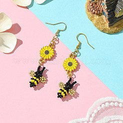 編み込み蜂のガラスダングルイヤリング  女性用合金エナメルフラワーと304ステンレススチールピアスフック  きいろ  ゴールドカラー  71x16mm&nbsp;EJEW-MZ00232