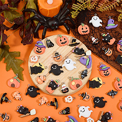 ハロウィーンテーマの不透明樹脂ペンダント64個、16スタイル  混合図形  ミックスカラー  12.5~29.5x10.5~22x5.5~8mm  穴：2mm  4個/スタイル&nbsp;RESI-HY0001-30