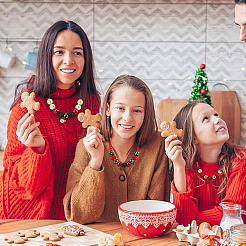 4 個 4 スタイル ABS プラスチックパール & アクリル & 樹脂ビーズネックレスセット  クリスマスツリー & スノーフレーク & サンタクロース合金エナメルペンダントスタッカブルネックレス女性用  ミックスカラー  18.90インチ（48cm）  1個/スタイル&nbsp;NJEW-AB00010