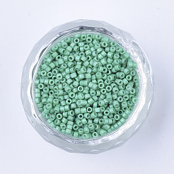 ベーキングペイントシリンダーシードビーズ  均一サイズ  ミディアムシーグリーン  1.5~2x1~2mm  穴：0.8mm  約4000個/袋  約50 G /袋&nbsp;SEED-Q036-02A-D04