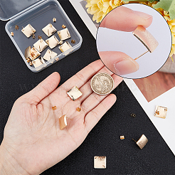 20 個の真鍮のスタッドのイヤリングパーツ  垂直ループ付き  菱形  20個のイヤーナット付き  ニッケルフリー  18KGP本金メッキ  17.5x17.5mm  穴：1.5mm  ピン：0.5mm&nbsp;KK-BBC0003-36