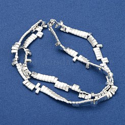 電気めっき合成非磁性ヘマタイト ビーズ 連売り  長方形  2穴  銀メッキ  2x5x2mm  穴：0.8mm  約198個/連  15.91''（40.4センチメートル）&nbsp;G-I360-B02-04