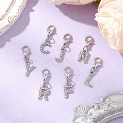 26個 26スタイル 合金クリスタルラインストーンペンダントデコレーション  カニカン付き  a～zの文字  プラチナ  25.5~29mm  1個/スタイル&nbsp;HJEW-JM03172-02
