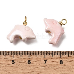 手作りの磁器のペンダント  イルカのチャーム  真鍮パーツ  光沢釉の磁器  18KGP本金メッキ  ピンク  19.5x18.5x6mm  穴：2.5mm&nbsp;PR-CBA0027-07G-02