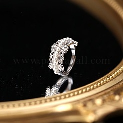 真鍮と模造真珠のオープンカフリング（女性用）  花  アンティークシルバー  15~20mm&nbsp;WGE0FB6-01