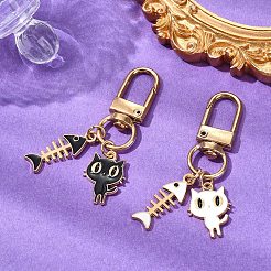 猫と魚の骨合金エナメルペンダント装飾2個  回転式ナスカン付き  ミックスカラー  53mm&nbsp;KEYC-YW00170