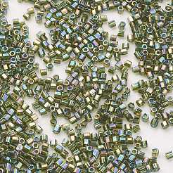 TOHO日本のシードビーズ  11/0  180)カット六角形  透明レインボー  （2x2つの透明なかんらん石  0.6mm  穴：44000mm  約[1]個/ポンド&nbsp;SEED-K007-2mm-180