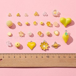 DIY チャーム ストレッチ ブレスレット メイキング キット  アクリル バイコーン & ハート & スター & 花 & イミテーション パール ビーズを含む  ガラスシードビーズ  合金エナメル & レジン ペンダント  きいろ  2128個/袋&nbsp;DIY-FS0003-35