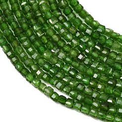 天然グリーンディオプサイドビーズ連売り  ファセットテーブルカットキューブ  グレードAA  2~2.5x2~2.5x2mm  穴：0.5mm  約188個/連  15.67''（39.8センチメートル）&nbsp;G-B175-C01-2x2mm