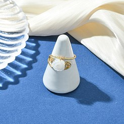 天然のトロカス貝（トビイロ貝）の指輪  花  環境に優しい銅線を使用した女性向け  ゴールドカラー  USサイズ9(18.9mm)~21mm&nbsp;RJEW-JR01045