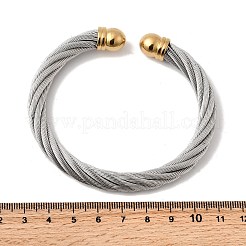 304ステンレススチール製カフバングル  女性のためのトルクバングル  ねじれた  イオンプレーティング（ip）  本金メッキ&ステンレススチールカラー  内径：2-1/2x2-1/8インチ（6.3x5.3cm）&nbsp;BJEW-P310-26B-GP