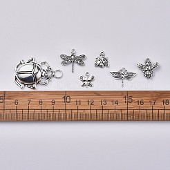 昆虫のテーマ  合金のチベット風チャーム  トンボ  ビートル  トンボ  蜂  てんとう虫  言葉で蝶があなたのために作成します  アンティークシルバー  24個/セット&nbsp;TIBEP-X0185-83AS