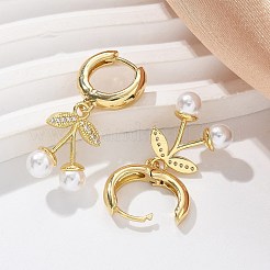 チェリー真鍮マイクロパヴェクリアキュービックジルコニア＆ABSイミテーションパールフープピアス  ラックめっき  長持ちメッキ  鉛フリー＆カドミウムフリー  18KGP本金メッキ  34x14mm&nbsp;EJEW-M077-01G