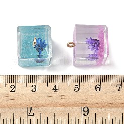 ルミナス透明レジンペンダント  内側に花のある立方体  金色の鉄のループで  暗闇で光る  ミックスカラー  18.5x16x16mm  穴：2mm&nbsp;RESI-Z038-14G
