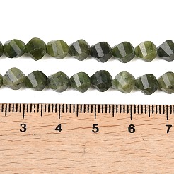 天然な中国のヒスイのビーズ連売り  多面カット  ツイスト  6~6.5x5x5mm  穴：1mm  約58~61個/連  14.17''~14.69''（36~37.3センチメートル）&nbsp;G-P611-C25-01
