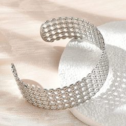 女性用 304 ステンレススチール製中空カフバングル  ステンレス鋼色  内径：2x2-1/4インチ（5.2x5.7cm）&nbsp;BJEW-Z096-01P