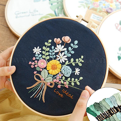 ポリエステル刺繍糸  クロスステッチの糸  セグメント染め  グリーン  0.5~2mm  約8.75ヤード（8m）/かせ  8色  1 かせ/色  8 かせ/セット&nbsp;OCOR-WH20074-13B-01A-1