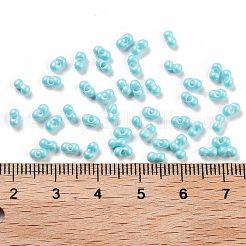 不透明色のガラスシードビーズ  ピーナッツ  ライトスカイブルー  2x4x2mm  穴：0.8mm  約45000個/ポンド&nbsp;SEED-A033-06J