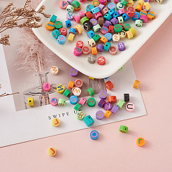大文字のビーズと手作りポリマークレイフラットラウンド  ミックスカラー  6x4mm  穴：2mm  300個/箱&nbsp;CLAY-CW0001-01
