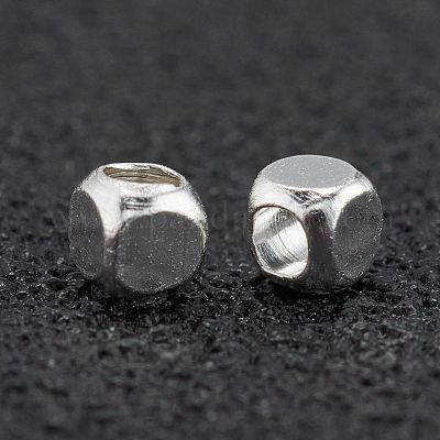 真鍮ビーズ  長持ちメッキ  キューブ  925銀メッキ  2x2x2mm  穴：1.2mm&nbsp;KK-H759-15D-S-1