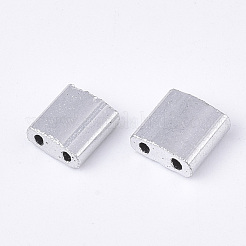 電気メッキ不透明ガラスシードビーズ  2穴  正方形  銀メッキ  5x4.5~5.5x2~2.5mm  穴：0.5~0.8mm&nbsp;SEED-S023-20C-03