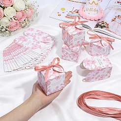 リボン付きの花柄紙製キャンディボックス  正方形  ピンク  7x7x7cm&nbsp;CON-WH0089-270B