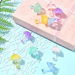 10色の蓄光エポキシ樹脂キノコペンダント5個  暗闇で光る  真鍮のパーツと  ミックスカラー  34x24mm  穴：1.4mm  2個/カラー&nbsp;RESI-FS0001-99