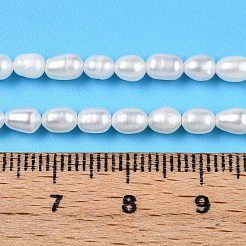 天然養殖淡水パールビーズ連売り  ライス  乳白色  4~5x3.5~4mm  穴：0.6mm  約82~83個/連  15.55''（39.5センチメートル）&nbsp;PEAR-N012-03N