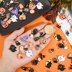 ハロウィーンテーマの不透明樹脂ペンダント64個、16スタイル  混合図形  ミックスカラー  12.5~29.5x10.5~22x5.5~8mm  穴：2mm  4個/スタイル&nbsp;RESI-HY0001-30