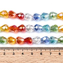 透明なグラデーションカラーのガラスビーズ連売りを電気メッキする  ティアドロップ  多面カット  カラフル  9x8mm  穴：1.2mm  約35個/連  12.44~12.60''（31.6~32センチメートル）&nbsp;GLAA-F131-03