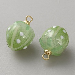プラスチックチャーム  ゴールドトーンの真鍮ループ付き  苺  ダークシーグリーン  15x10mm  穴：1.2mm&nbsp;FIND-WH0433-14D