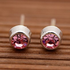 人気のユニセックスシンプルフラットラウンド、オリジナルのカラーステンレス鋼樹脂製ラインストーン耳スタッド  プラスチック製のピンと耳のないナット  ミックスカラー  6x5mm  ピン：1mm  24のペア/箱&nbsp;EJEW-L073-A-19