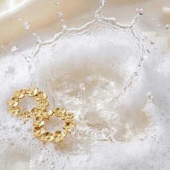 女性用304ステンレススチールスタッドピアス  花  ゴールドカラー  34x34.5mm&nbsp;SA-CBABC0E-04G