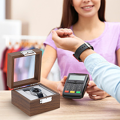 木製のシングルウォッチ収納ボックス。見えるガラス窓の蓋とエンボス加工のライナー、亜鉛合金のロック付き。  正方形  ココナッツブラウン  12x12x8.1cm&nbsp;CON-WH0112-052