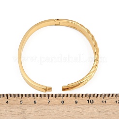 女性用304ステンレススチールヒンジ付きバングル  小麦  イオンプレーティング（ip）  18KGP本金メッキ  3/8インチ（1cm）  内径：2x2-3/8インチ（5.05x6.1cm）&nbsp;BJEW-C114-07G