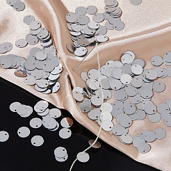 装飾アクセサリー2880個  PVCプラスチック製のスパンコール/スパンコールペンダント  フラットラウンド  銀  10x0.2mm  穴：1.4mm&nbsp;KY-DC0001-48A
