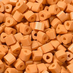 ベーキングペイント ガラスビーズ  セイロン  三角穴  trangle  砂茶色  5x5x4mm  穴：1.3mm  3150個/ポンド&nbsp;SEED-H002-K-D325