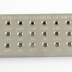 39つの丸穴タングステン鋼ドロープレート  ステンレス鋼色  205x46x6mm  穴：0.26~2.8mm&nbsp;TOOL-R062