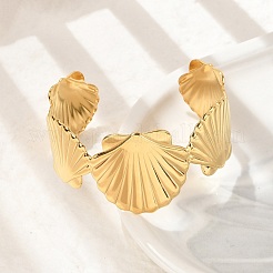 女性用304ステンレススチールカフバングル  シェル形状  18KGP本金メッキ  1-1/4インチ（3.2cm）  内径: 2-3/8インチ(6.1cm)x 1-7/8インチ(4.9cm)&nbsp;BJEW-U023-01G