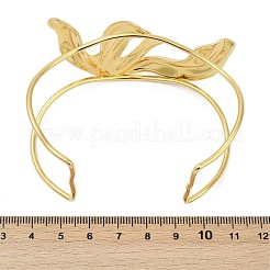 女性用304ステンレススチールカフバングル  花  くりぬく  18KGP本金メッキ  1-3/8インチ（3.4cm）  内径：1-3/4x2-3/4インチ（4.6x6.9cm）&nbsp;BJEW-M082-07G